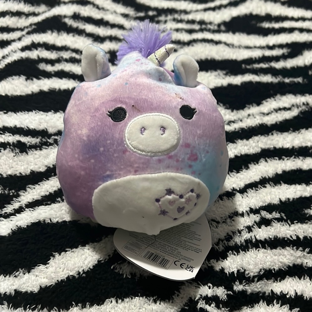 Valentine’s Day dragon/unicorn squishmellow